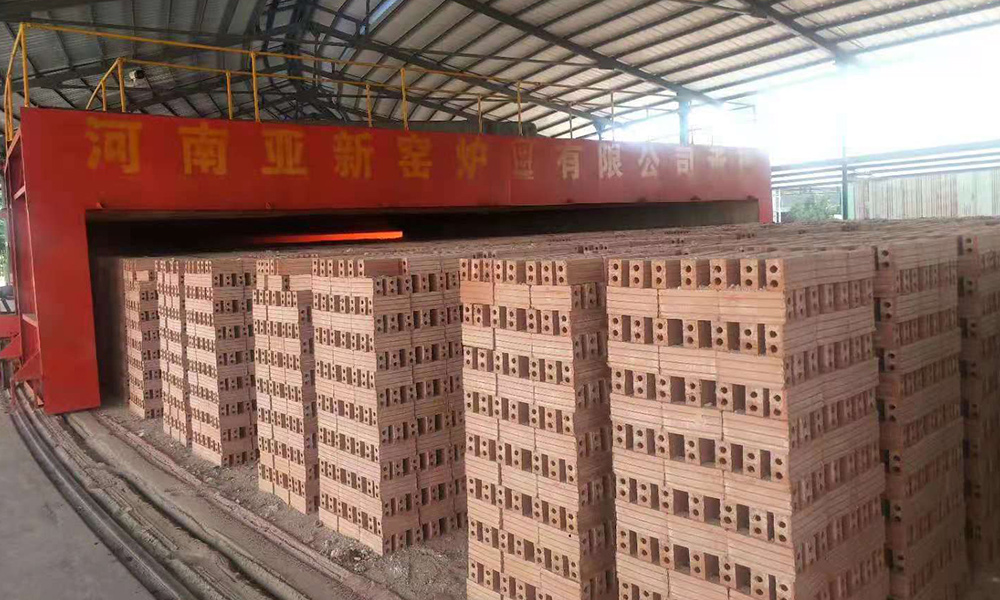越南黄贵砖厂11.8m移动式隧道窑