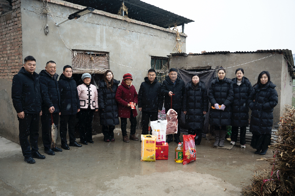 情暖家属心，爱聚亚新力——亚新窑炉慰问团走访慰问员工家属